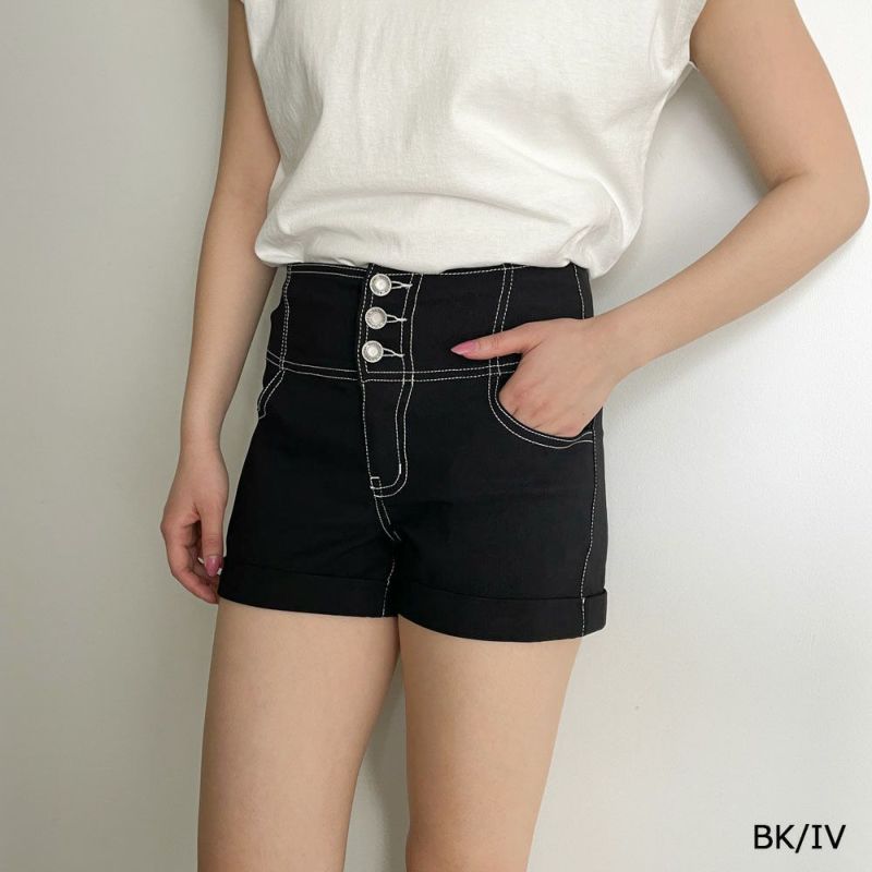 黒 ショートパンツ ボタン付き 1.jpg