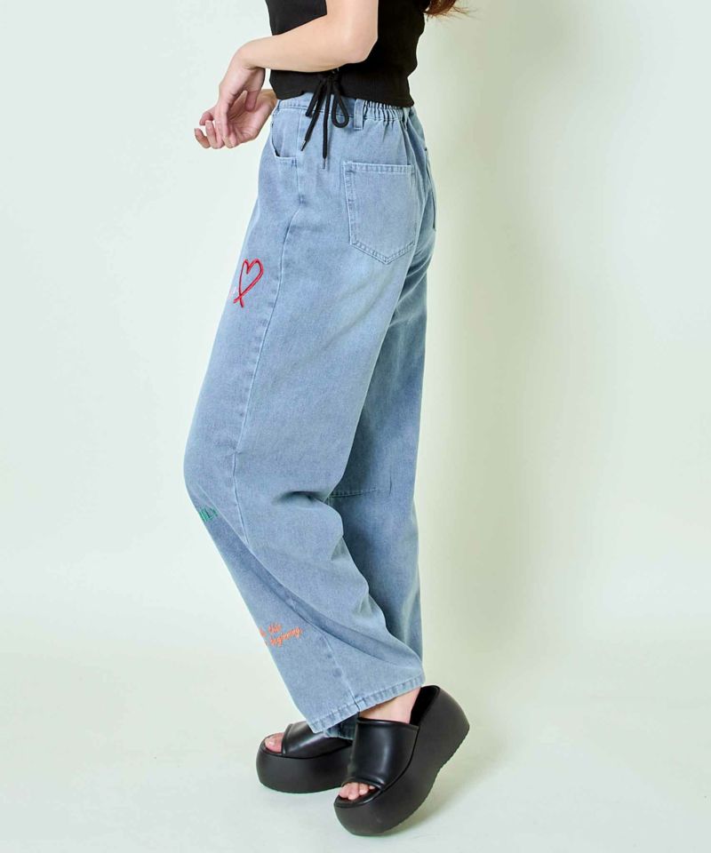 ココビーチ 25S◆送料込♪【CHANEL】ジーンズ 刺繍デニム ブルー Jeans - Embroidered denim, blue — Fashion | CHANEL