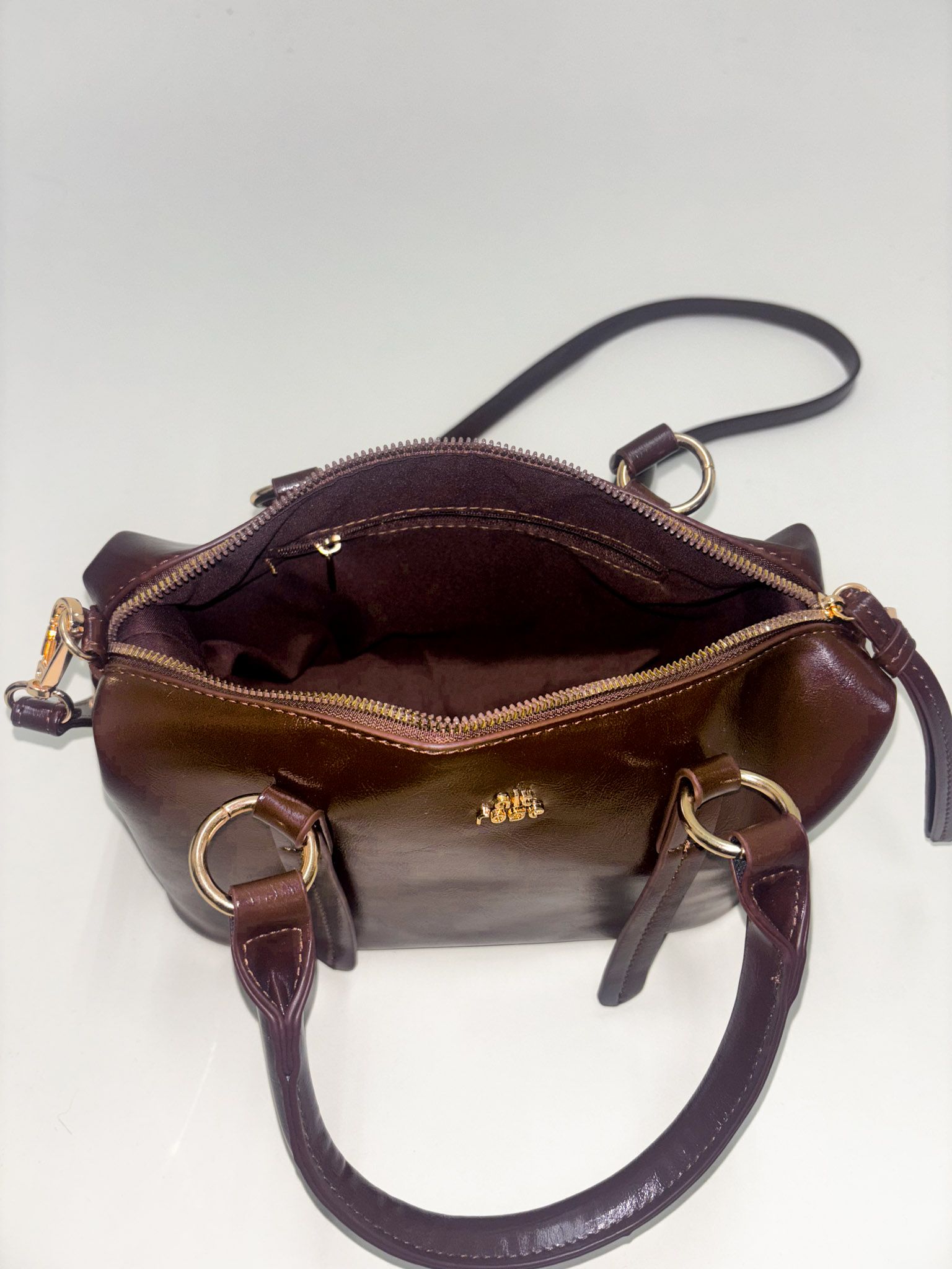 高見えレザー風×万能サイズ》エレガンス2WAYボストンバッグ