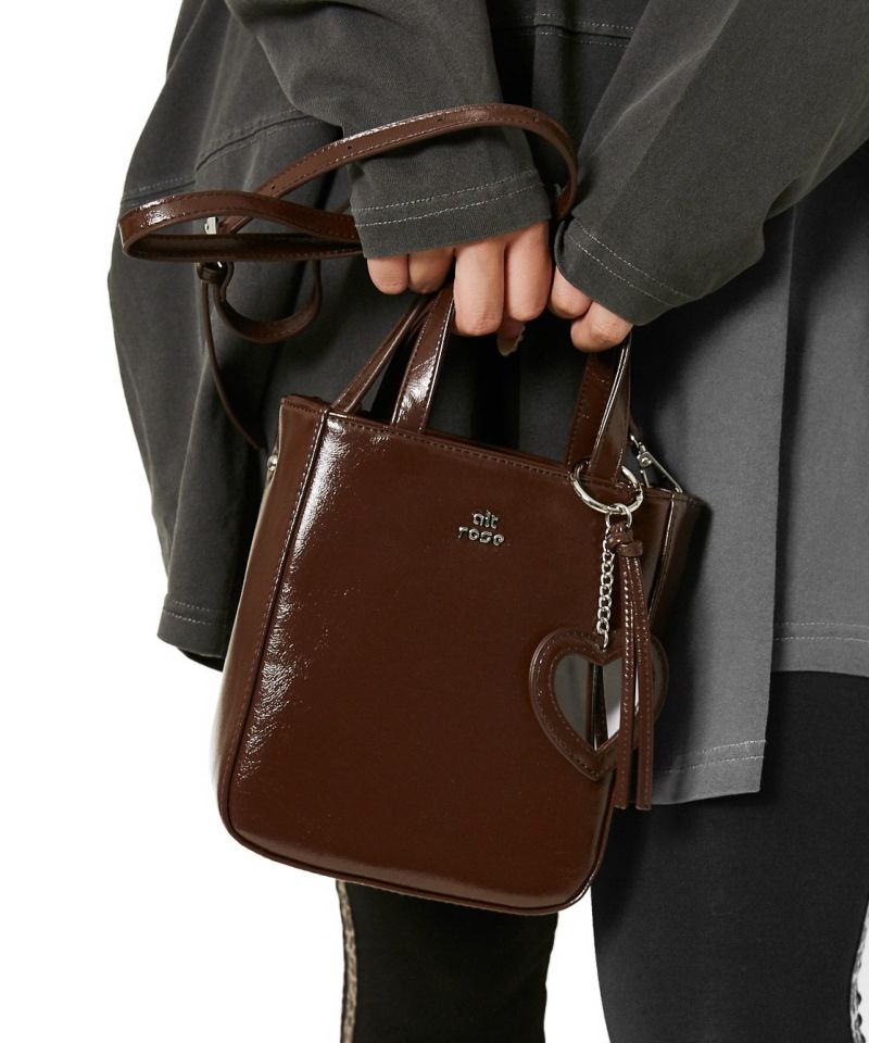 ダガーチャーム付き　レザーバッグ　ポーチ ダガーチャーム付き レザーバッグ ポーチ ダガーチャーム付き