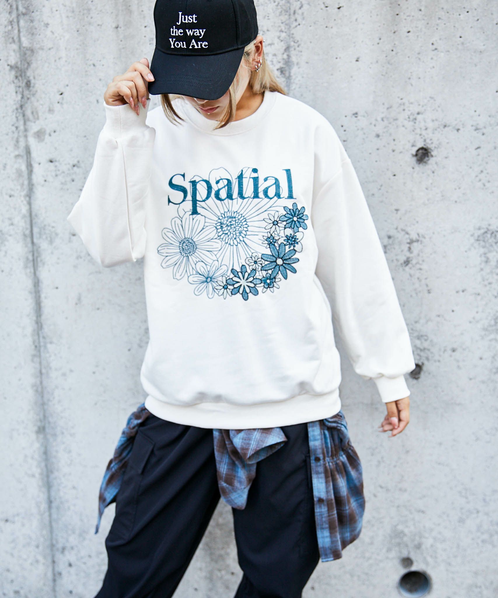 花刺繍×ロゴ》レディース 裏毛スウェット プルオーバー カジュアル 春