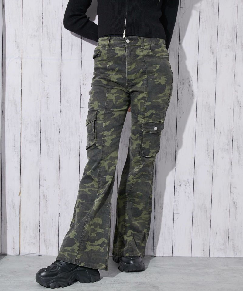 カモフラ×カーゴ》レディース ストレッチフレアパンツ
