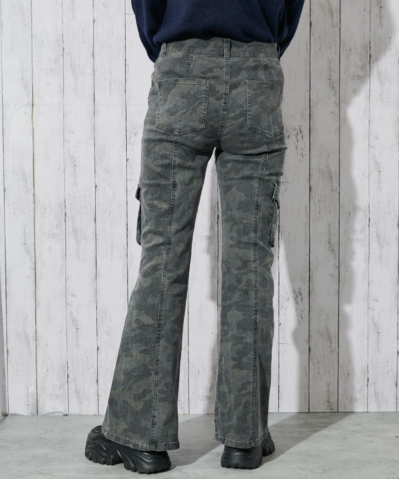 カモフラ×カーゴ》レディース ストレッチフレアパンツ ミリタリー柄