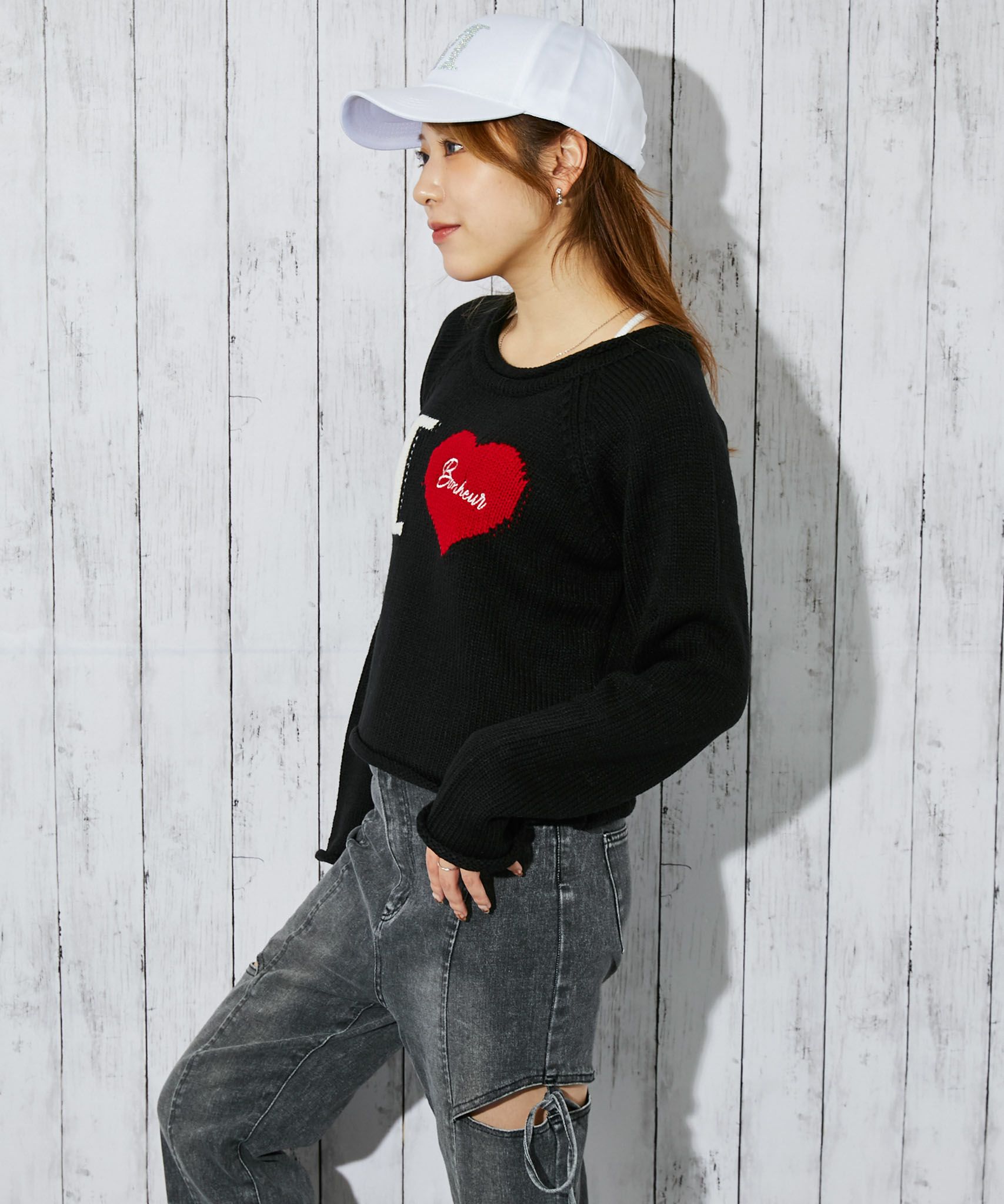 ハートロゴ×ラウンドヘム》レディース ニットトップス ガーリー
