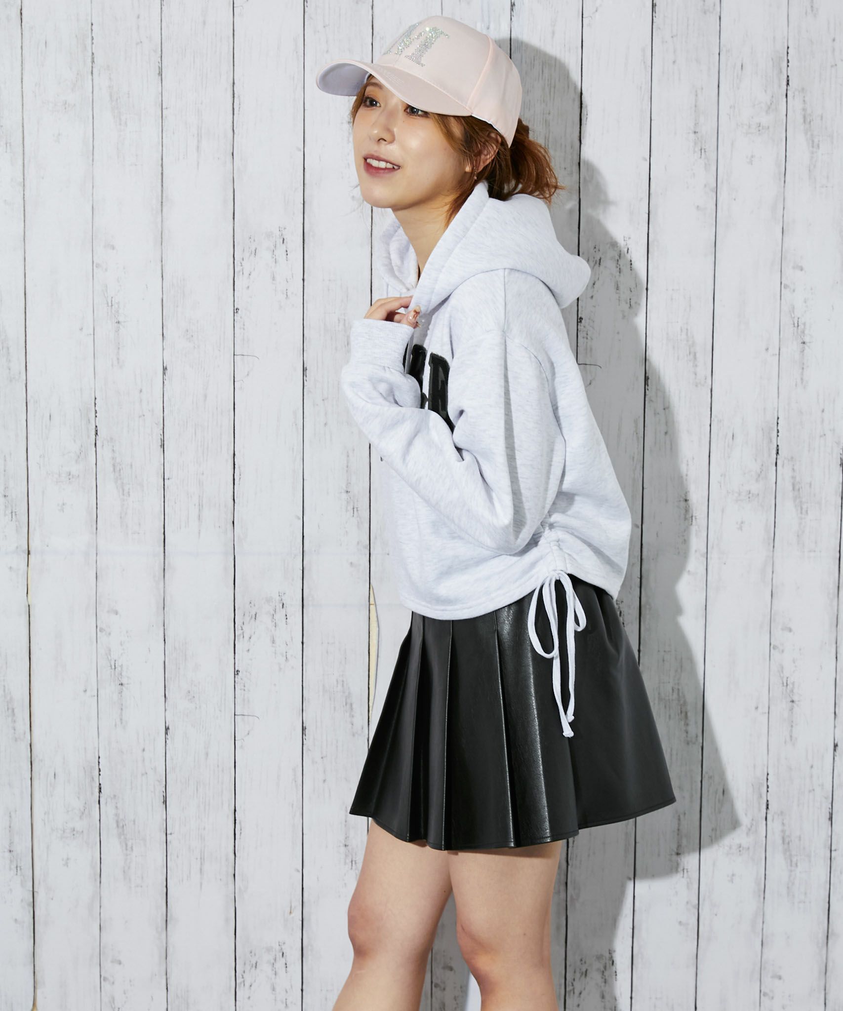 サイドドロスト×カレッジロゴ》レディース 裏起毛 パーカー クロップド