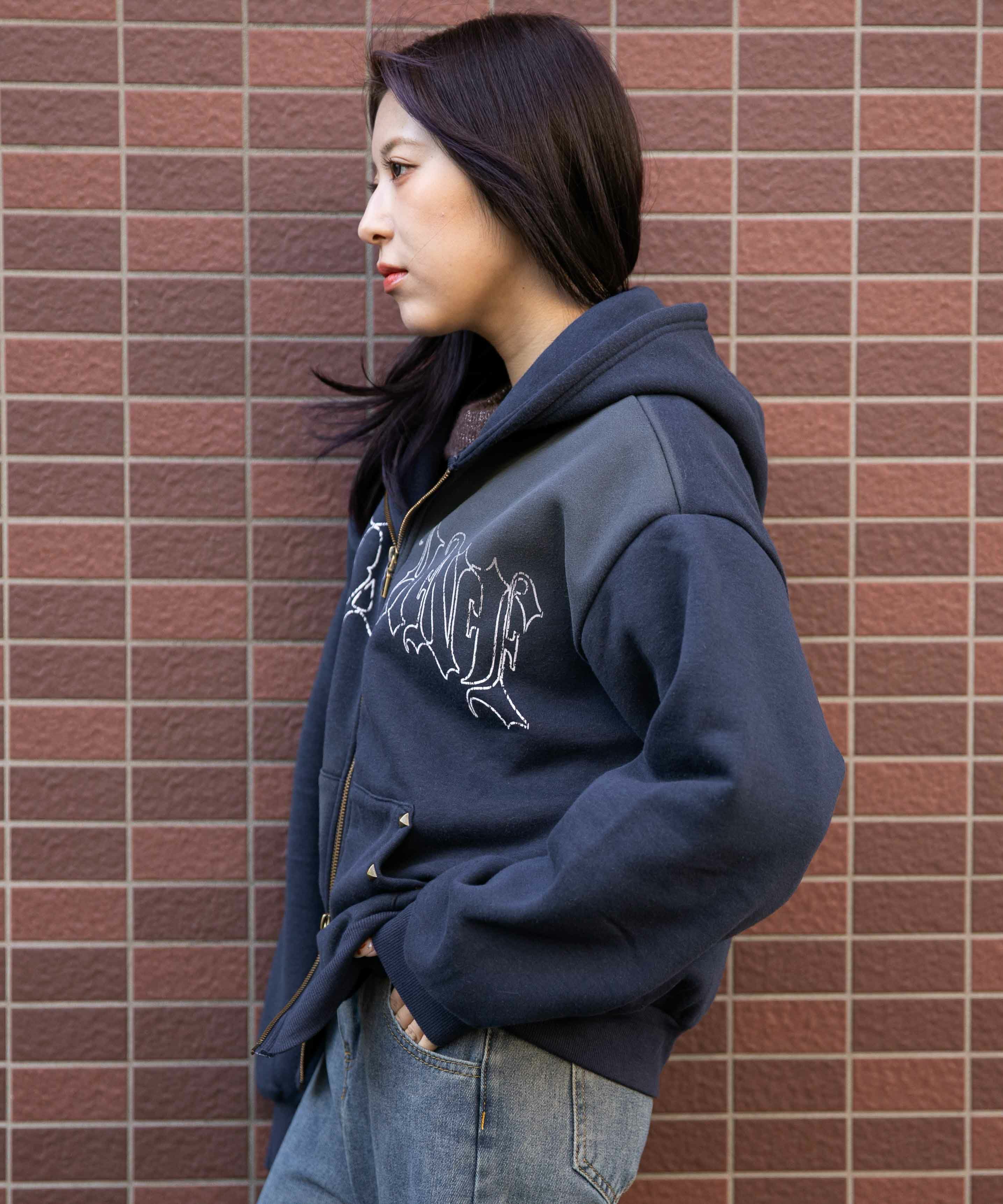 スプレー加工×ロゴプリント》レディース 裏起毛 ジップパーカー